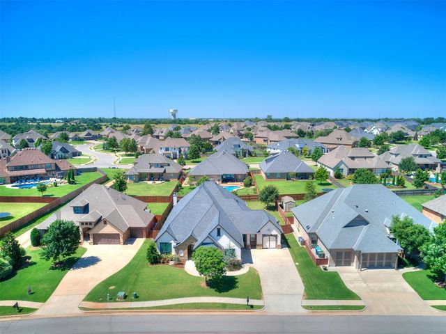 624 Sailboat Bridge Way, Edmond, OK 73034