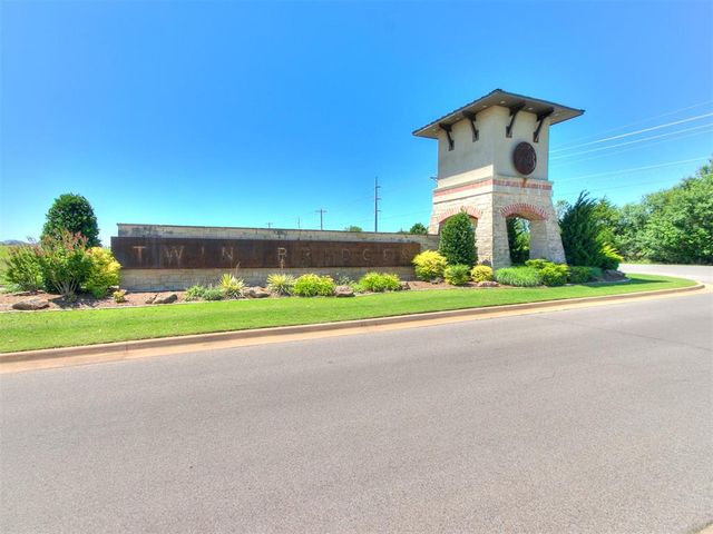 624 Sailboat Bridge Way, Edmond, OK 73034