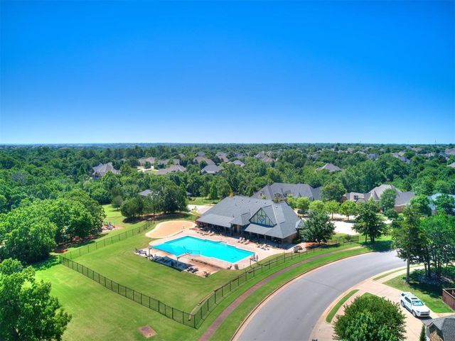 624 Sailboat Bridge Way, Edmond, OK 73034