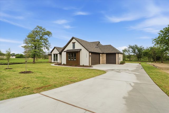 1050 Silver Sage Trail, Weatherford, TX 76085