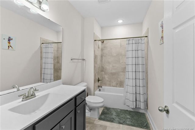 288 Gallery Drive 301, Spring Lake, NC 28390