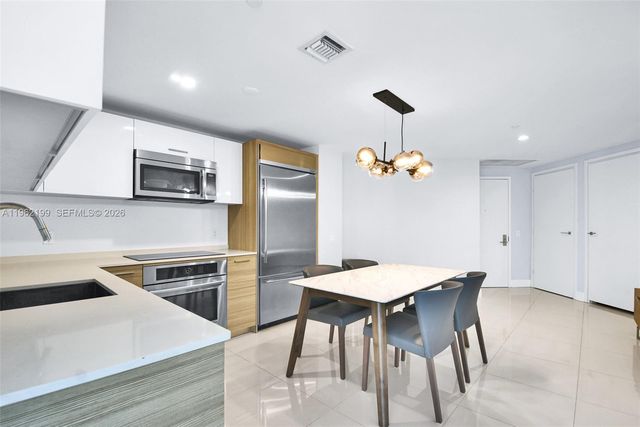 1300 Brickell Bay Dr 1910, Miami, FL 33131