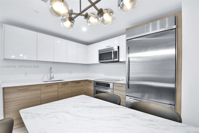 1300 Brickell Bay Dr 1910, Miami, FL 33131