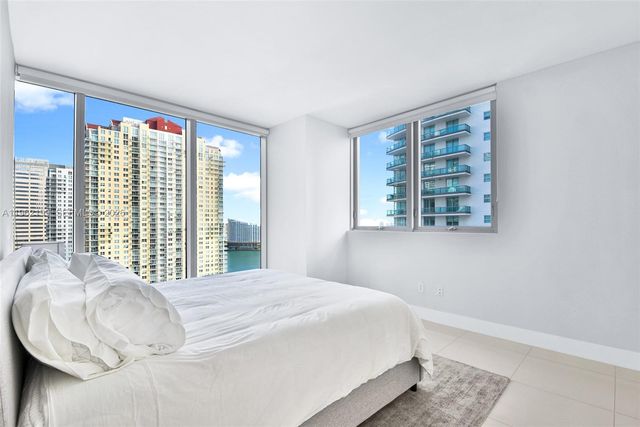 1300 Brickell Bay Dr 1910, Miami, FL 33131