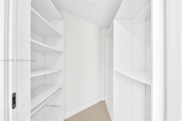 1300 Brickell Bay Dr 1910, Miami, FL 33131