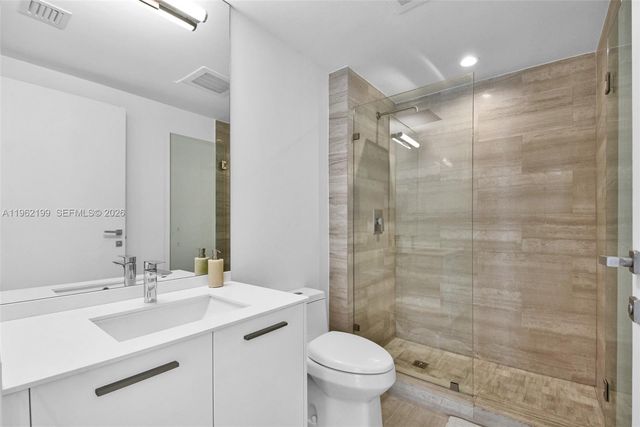 1300 Brickell Bay Dr 1910, Miami, FL 33131