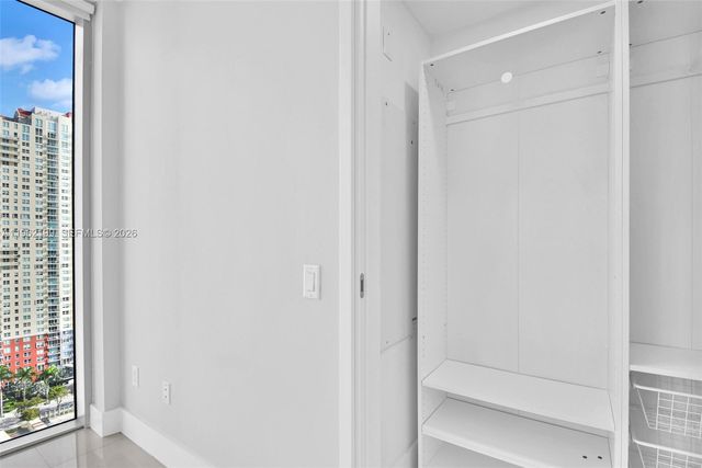 1300 Brickell Bay Dr 1910, Miami, FL 33131