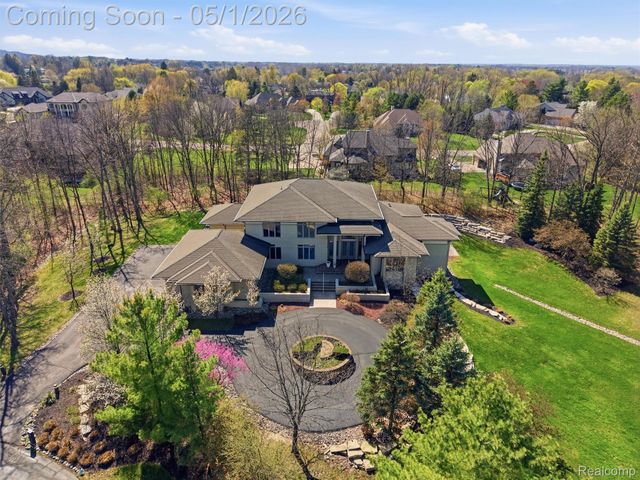 8390 Warwick Groves Court, Grand Blanc Charter Township, MI 48439