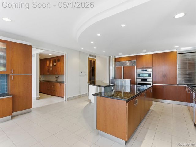 8390 Warwick Groves Court, Grand Blanc Charter Township, MI 48439