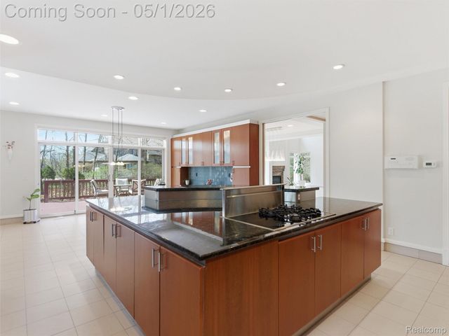 8390 Warwick Groves Court, Grand Blanc Charter Township, MI 48439