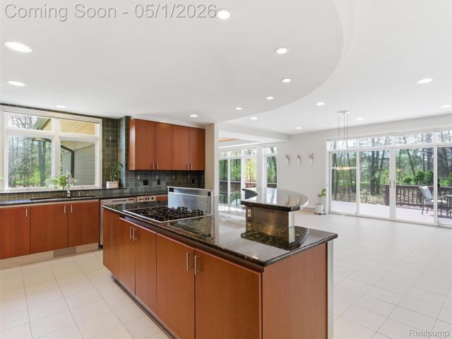 8390 Warwick Groves Court, Grand Blanc Charter Township, MI 48439