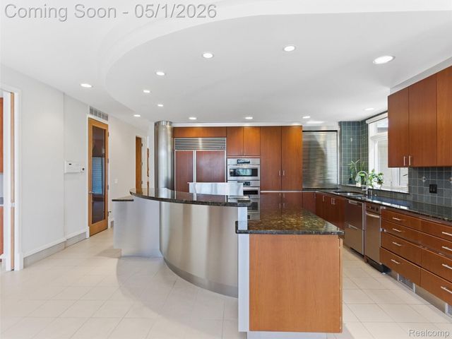 8390 Warwick Groves Court, Grand Blanc Charter Township, MI 48439