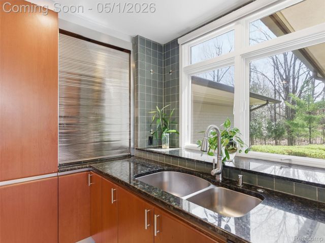 8390 Warwick Groves Court, Grand Blanc Charter Township, MI 48439