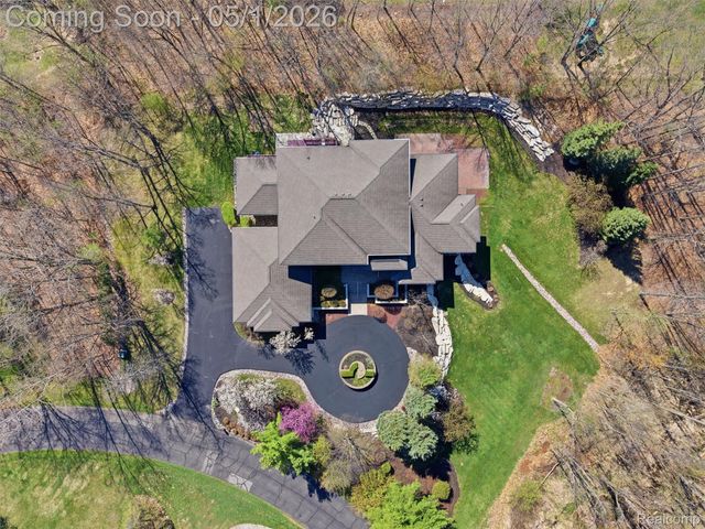 8390 Warwick Groves Court, Grand Blanc Charter Township, MI 48439