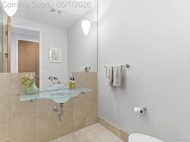 8390 Warwick Groves Court, Grand Blanc Charter Township, MI 48439