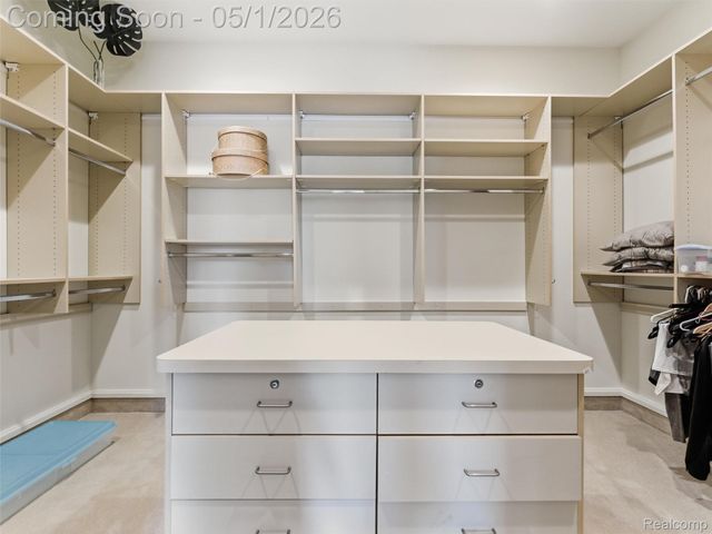 8390 Warwick Groves Court, Grand Blanc Charter Township, MI 48439