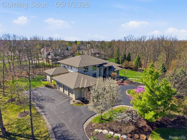 8390 Warwick Groves Court, Grand Blanc Charter Township, MI 48439