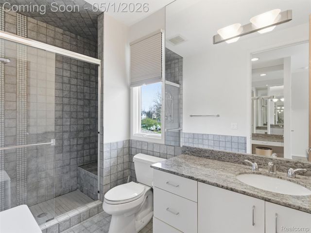 8390 Warwick Groves Court, Grand Blanc Charter Township, MI 48439