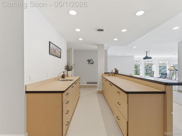 8390 Warwick Groves Court, Grand Blanc Charter Township, MI 48439