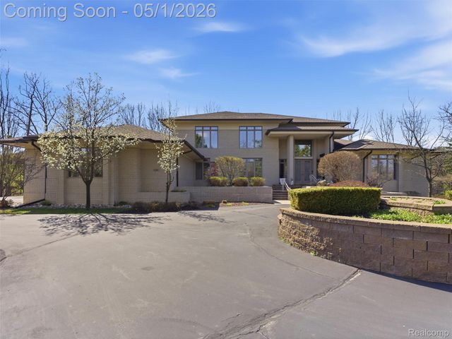 8390 Warwick Groves Court, Grand Blanc Charter Township, MI 48439