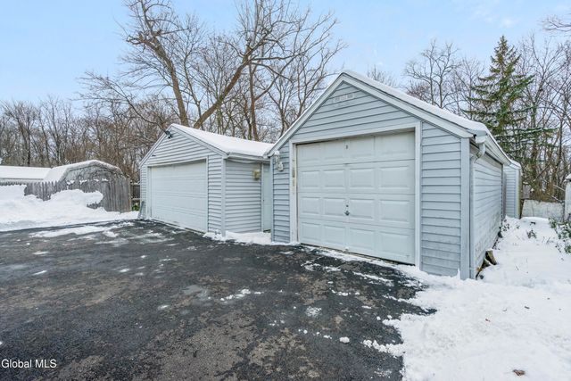 268 E Maryland Avenue, East Greenbush, NY 12144