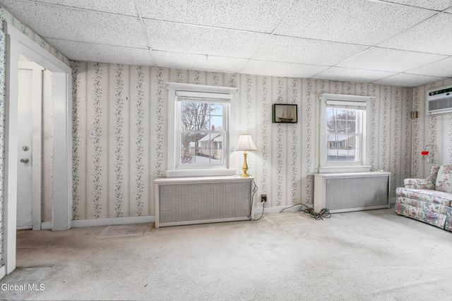 268 E Maryland Avenue, East Greenbush, NY 12144