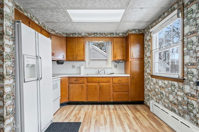 268 E Maryland Avenue, East Greenbush, NY 12144