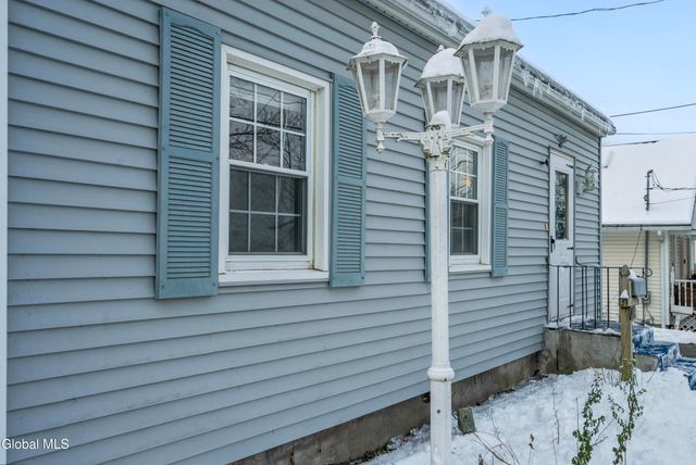 268 E Maryland Avenue, East Greenbush, NY 12144