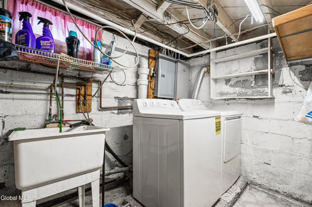 268 E Maryland Avenue, East Greenbush, NY 12144