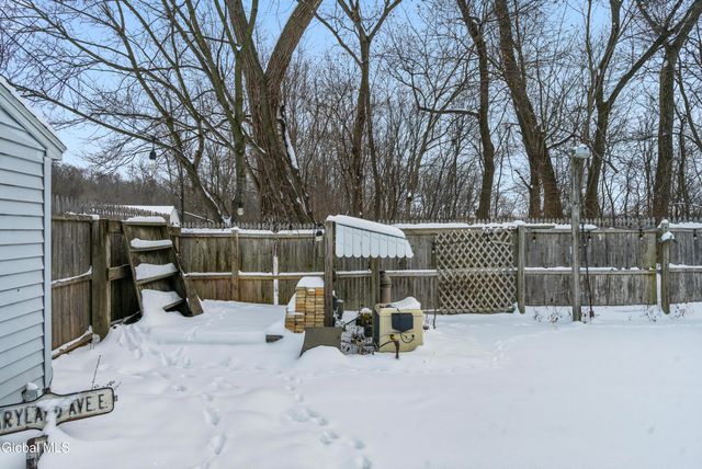 268 E Maryland Avenue, East Greenbush, NY 12144