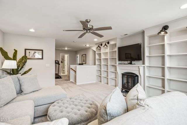 717 Churton Place, Cary, NC 27518