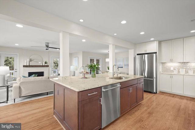 2429 N POTOMAC ST, Arlington, VA 22207