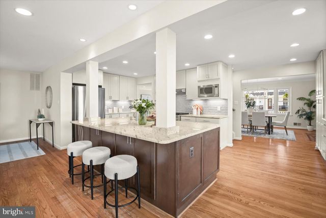 2429 N POTOMAC ST, Arlington, VA 22207