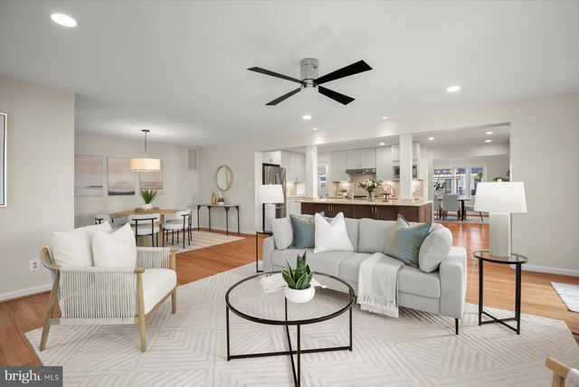 2429 N POTOMAC ST, Arlington, VA 22207