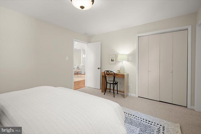 2429 N POTOMAC ST, Arlington, VA 22207