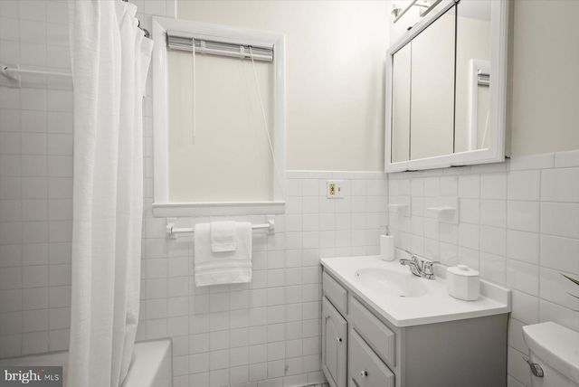 2429 N POTOMAC ST, Arlington, VA 22207