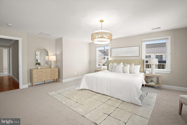 2429 N POTOMAC ST, Arlington, VA 22207