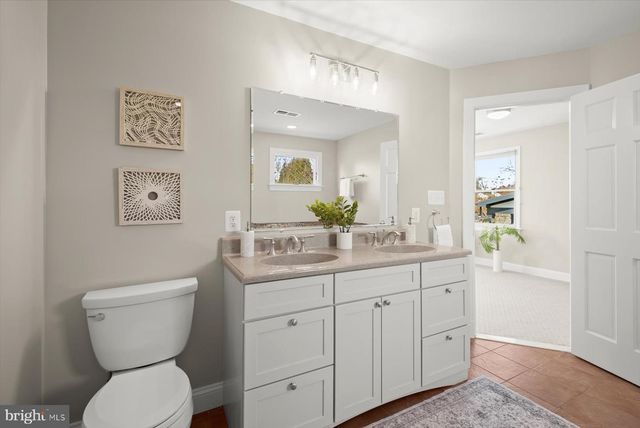 2429 N POTOMAC ST, Arlington, VA 22207