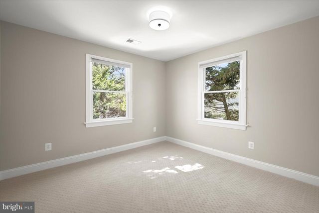 2429 N POTOMAC ST, Arlington, VA 22207