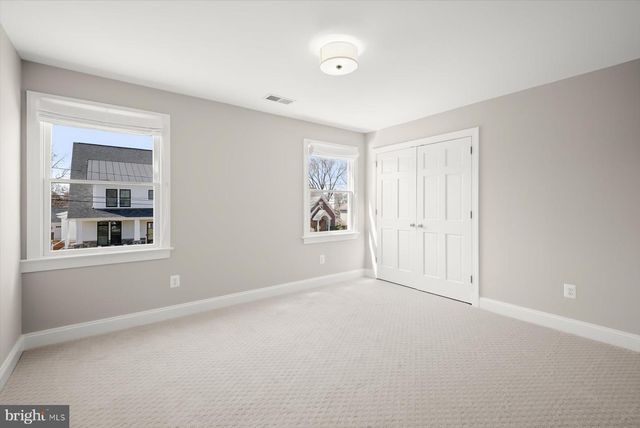 2429 N POTOMAC ST, Arlington, VA 22207