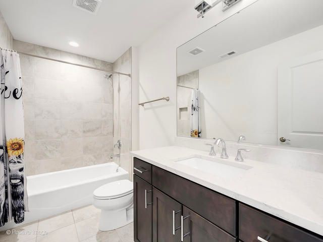 3728 Provenance Way, Northbrook, IL 60062