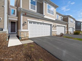 3728 Provenance Way, Northbrook, IL 60062