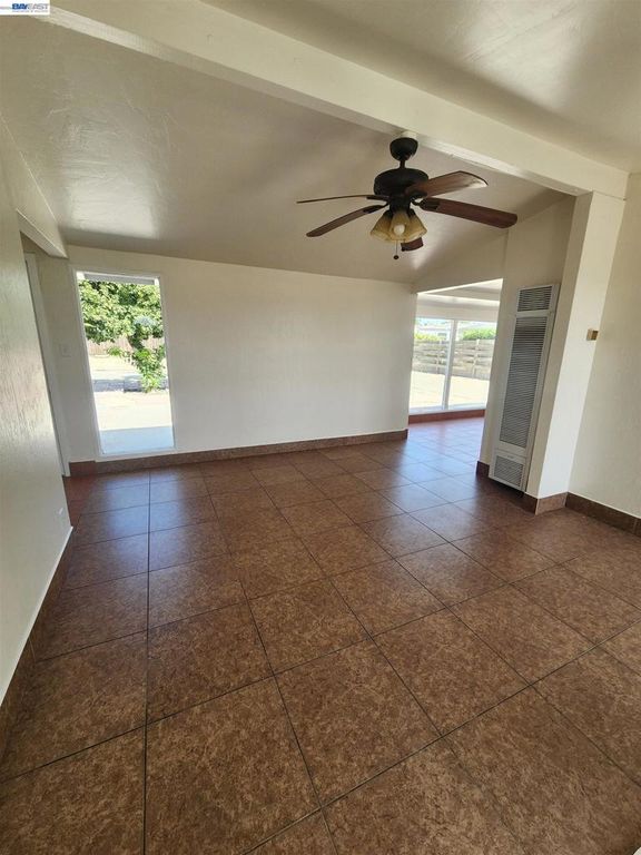 Image 13 of property listing at 1238 Maryland Ave, Los Banos, CA 93635