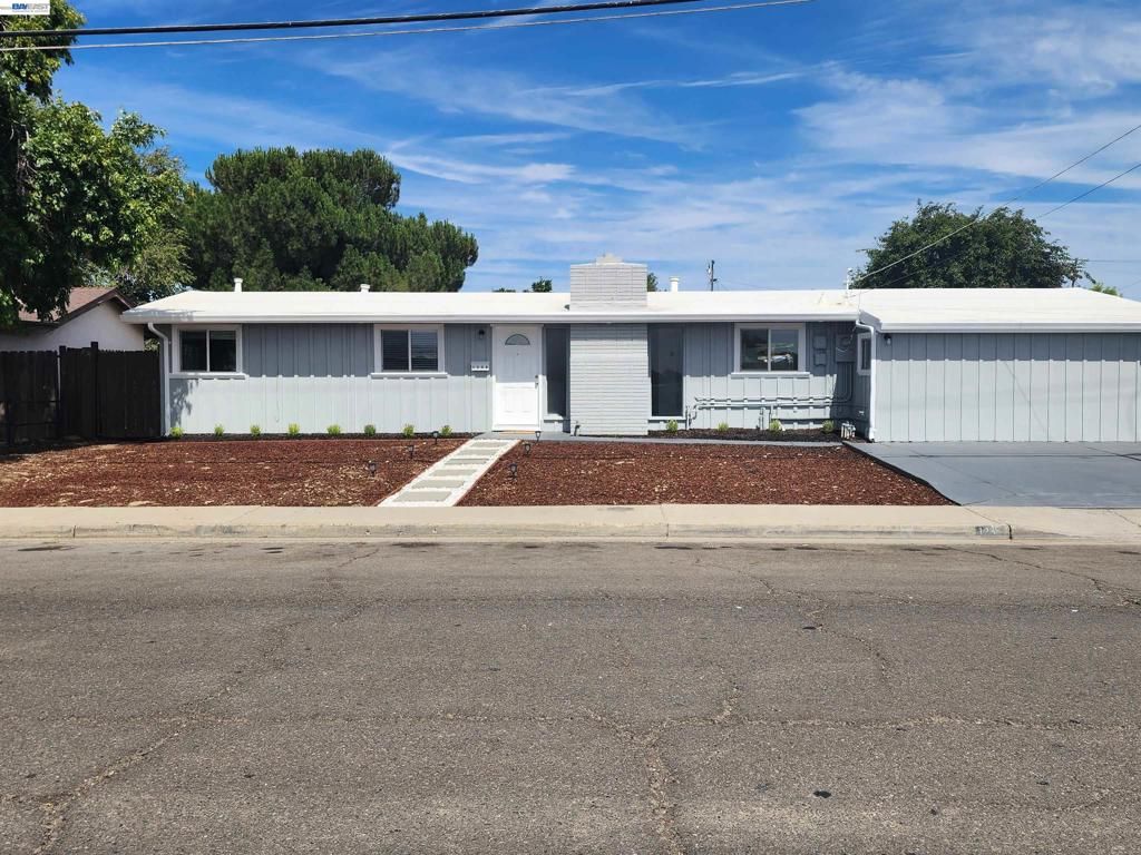Image 2 of property listing at 1238 Maryland Ave, Los Banos, CA 93635