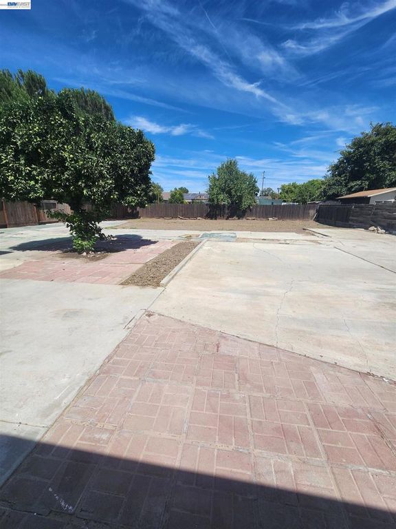 Image 30 of property listing at 1238 Maryland Ave, Los Banos, CA 93635
