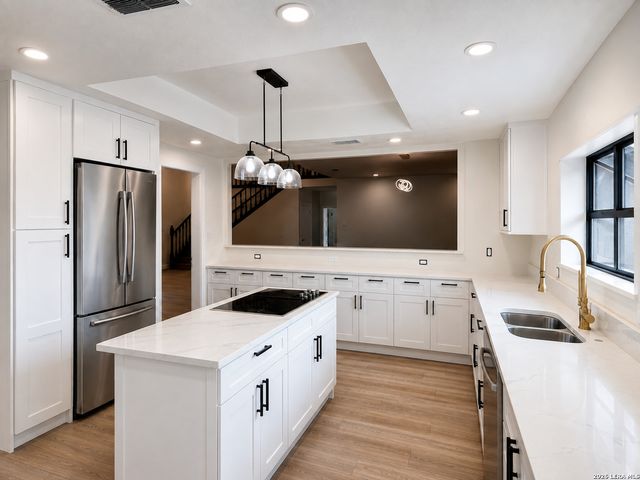 3919 MIDVALE DR, San Antonio, TX 78229