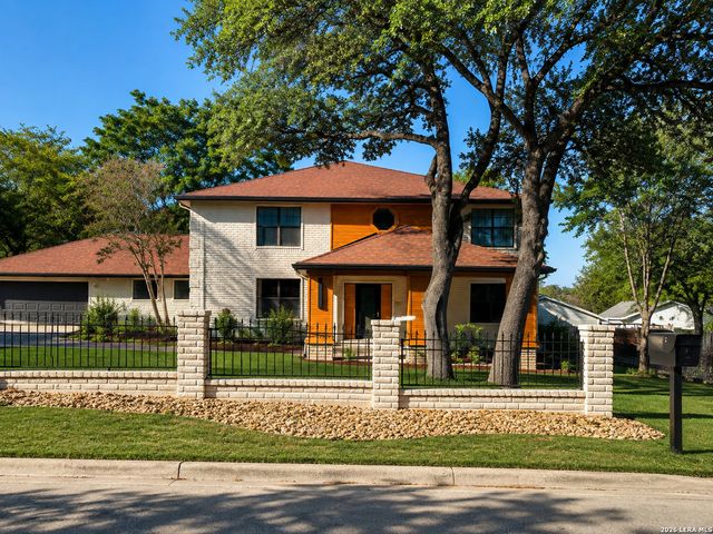 3919 MIDVALE DR, San Antonio, TX 78229