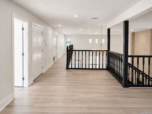 3919 MIDVALE DR, San Antonio, TX 78229