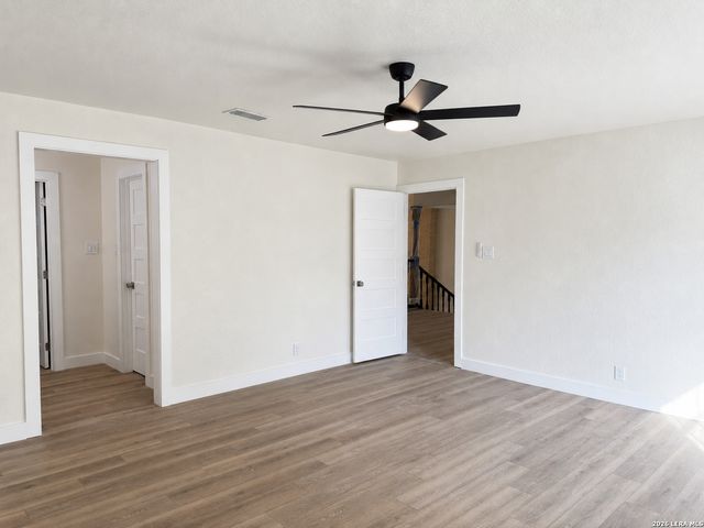 3919 MIDVALE DR, San Antonio, TX 78229