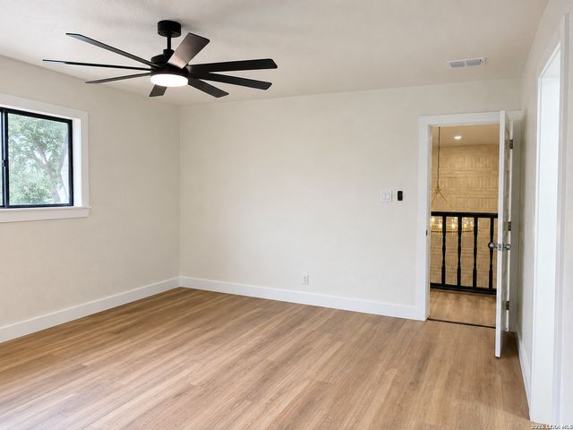 3919 MIDVALE DR, San Antonio, TX 78229